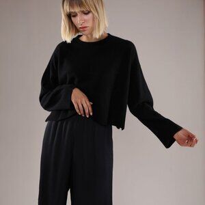 Grana Cashmere Volume Crop Sweater in Black - sz XL